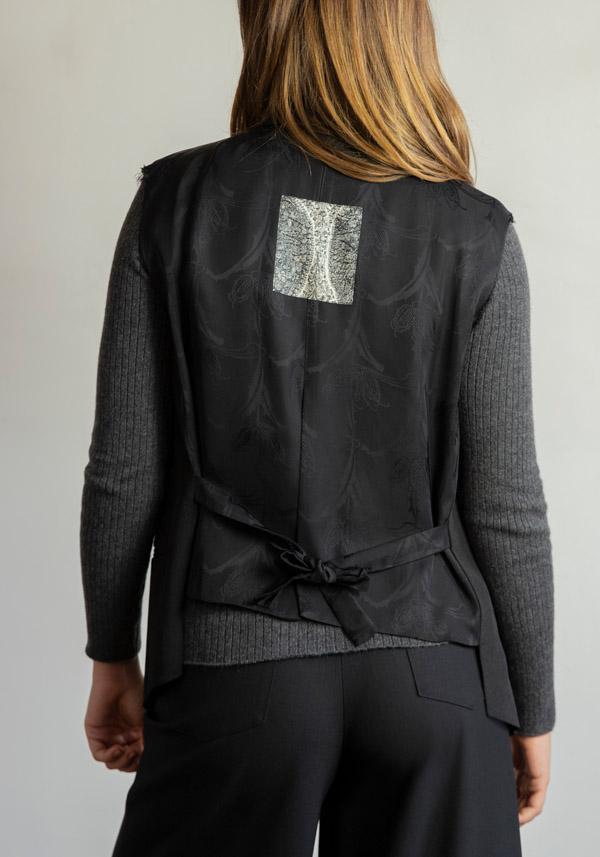 Rose & Lini IBRIGU SILK “GILET 53K” BLACK