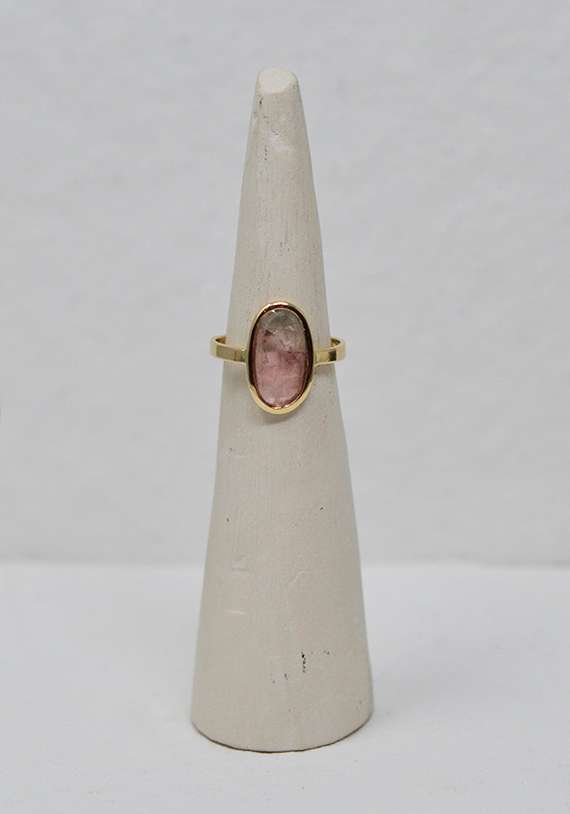 Rose & Lini MAITEA “OVAL” ROSE TOURMALINE RING