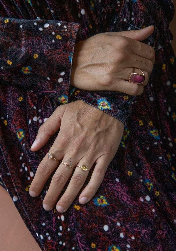 Rose & Lini MAITEA “PUNTO” GOLD & RUBY RING