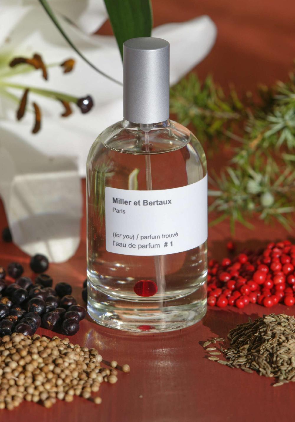 Rose & Lini MILLER ET BERTAUX “TROUVÉ PARFUM #1”