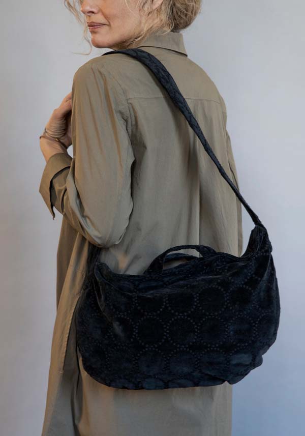 Rose & Lini MINÄ PERHONEN BLACK VELVET BAG “9673”