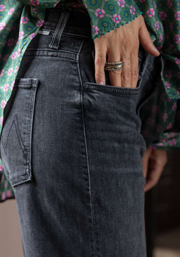 Rose & Lini MOTHER DENIM “THE DITCHER ZIP” BLACK JEANS