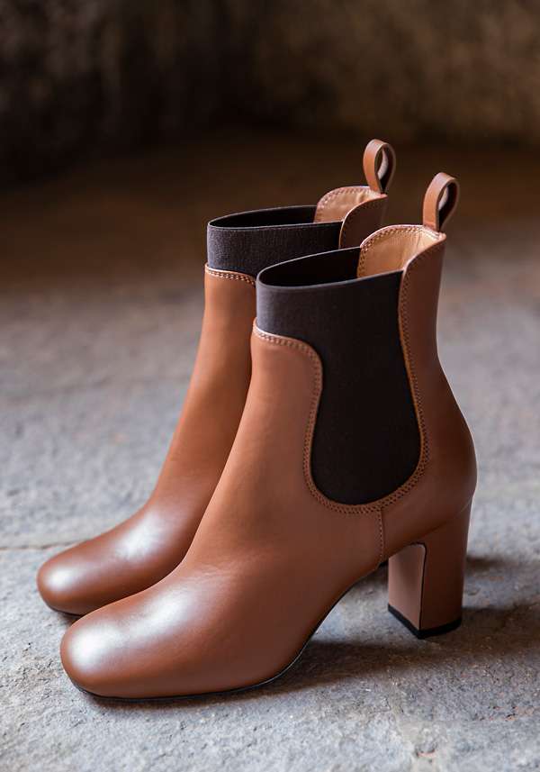 Rose & Lini PELLICO “APEMA” BROWN ANKLE BOOTS
