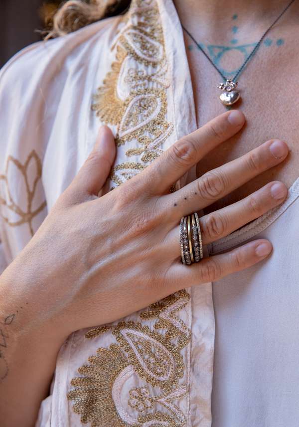 Rose & Lini ROSAMARIA “BRENNA” DIAMONDS SILVER RING