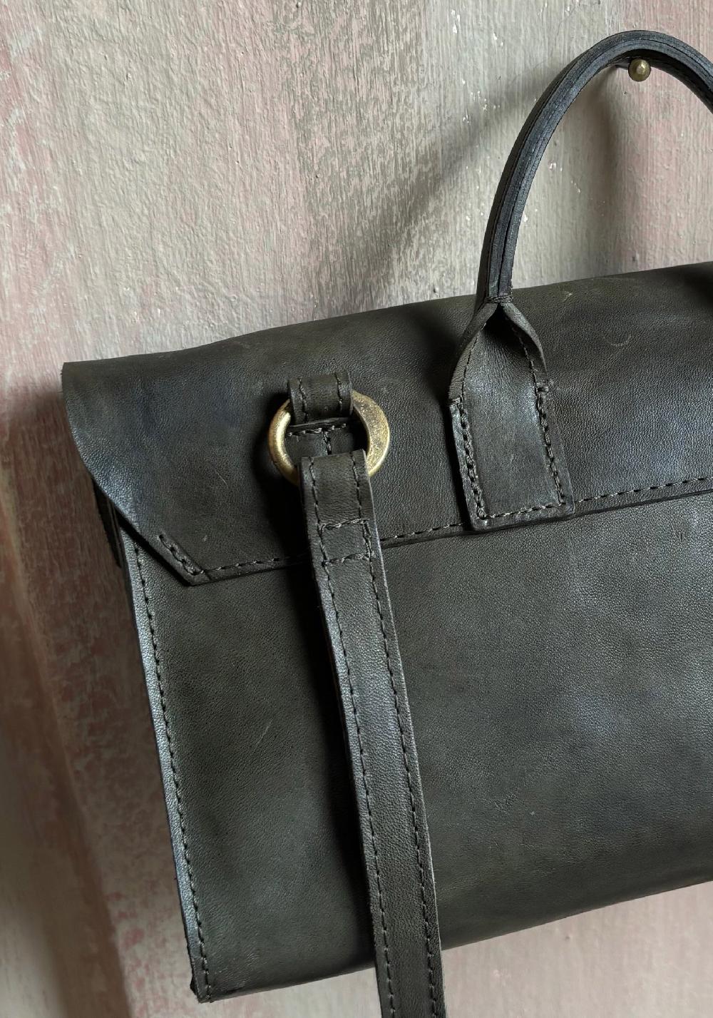 Rose & Lini TAGLIOVIVO MILITARY LEATHER “DOCTOR W” BAG