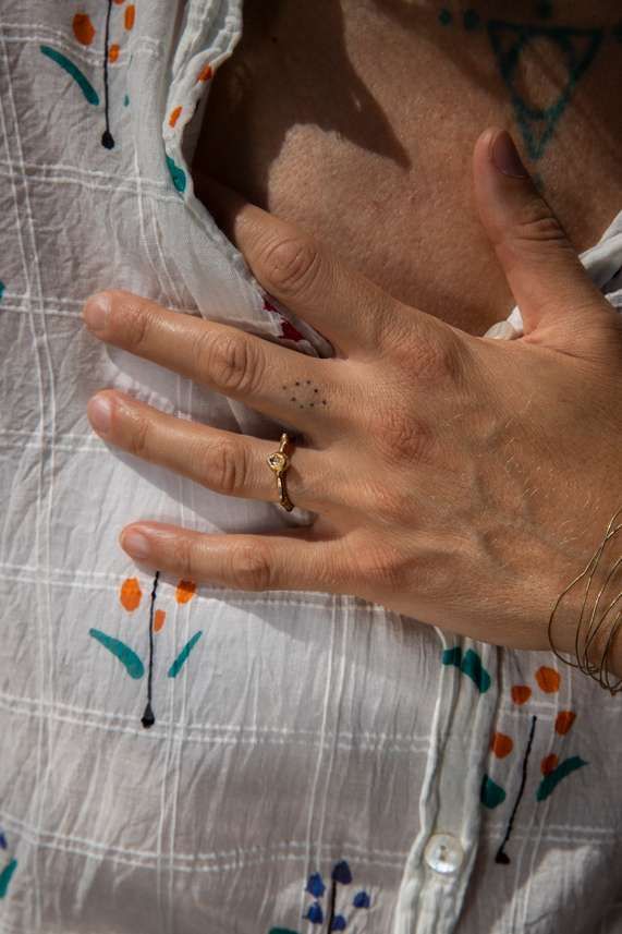 Rose & Lini VARIANCE OBJECTS CANADIAN DIAMOND RING