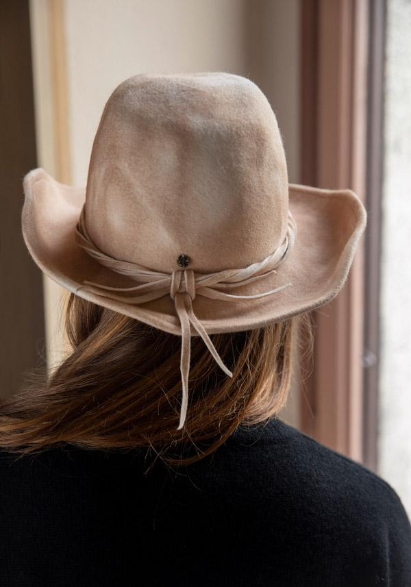 Rose & Lini YESEY “B MOUNTAIN” SAND FELTED HAT