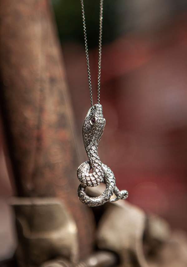 Rose & Lini SIMONA TAGLIAFERRI “COBRA PENDANT NECKLACE J226 WD” WHITE DIAMONDS