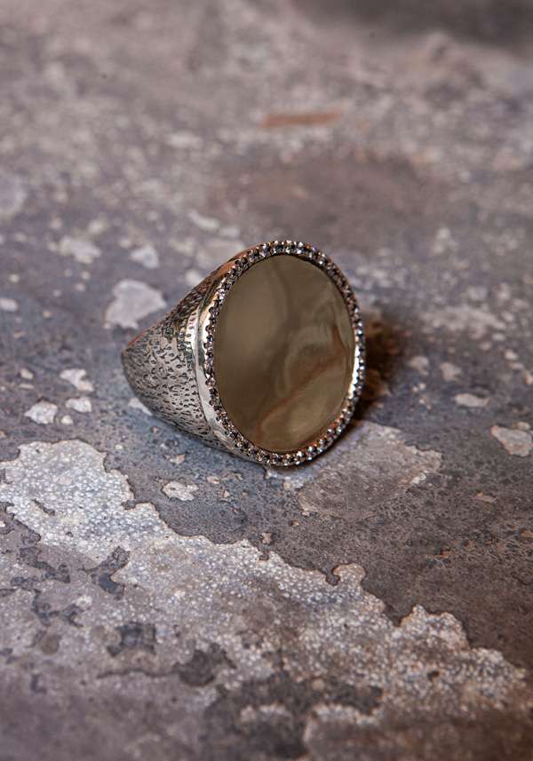 Rose & Lini SIMONA TAGLIAFERRI LARGE “MOON RING J224” YELLOW GOLD & WHITE DIAMONDS