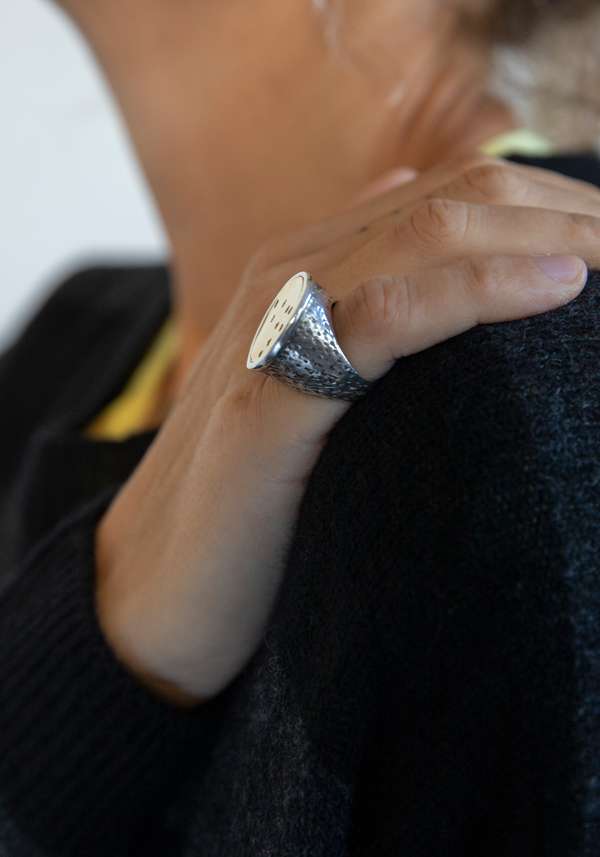 Rose & Lini SIMONA TAGLIAFERRI SILVER & GOLD “RING J276 YG”