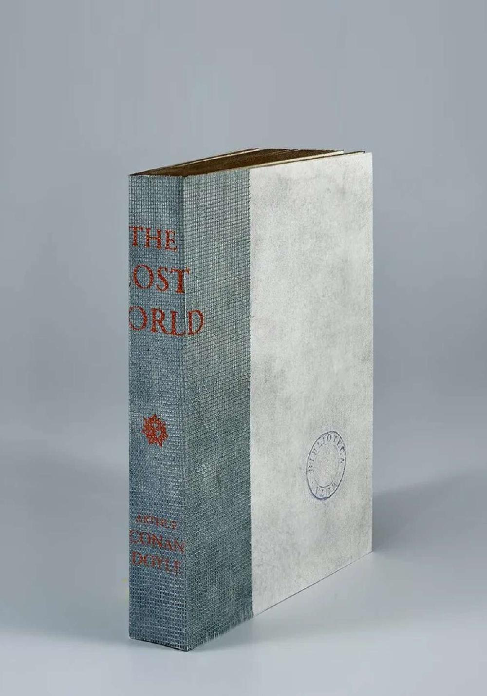 Rose & Lini SLOW DESIGN “BIBLIOTECA MUTA” THE LOST WORLD