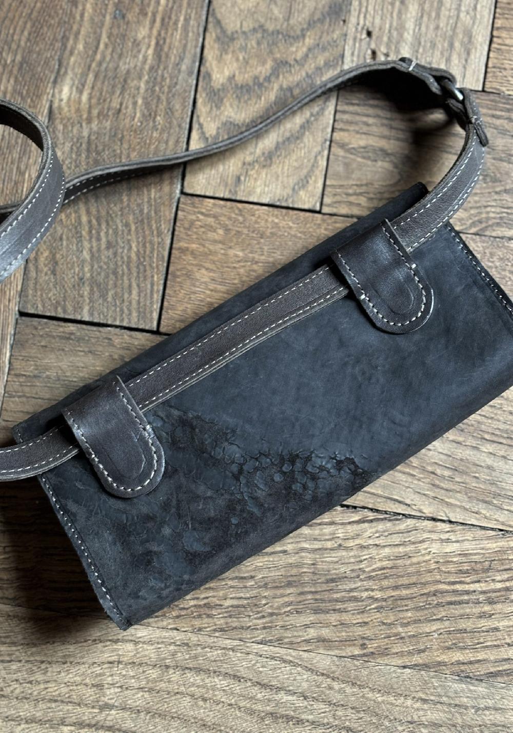 Rose & Lini TAGLIOVIVO ONYX LEATHER “MARSUPIO RING” BAG