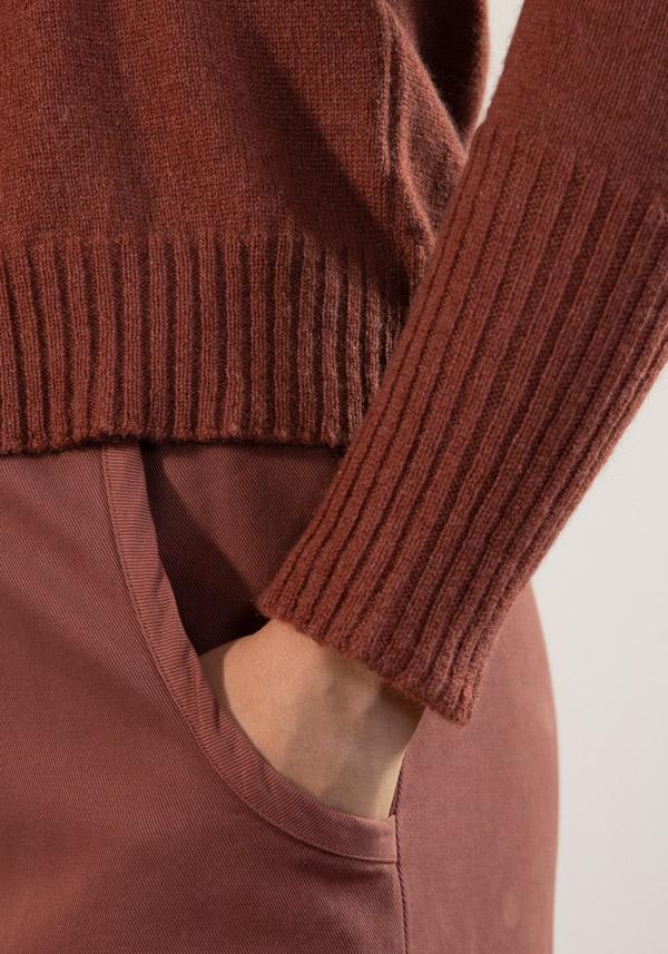 Rose & Lini THAT’S ALYKI CASHMERE “CORINNE” AMBRE SWEATER