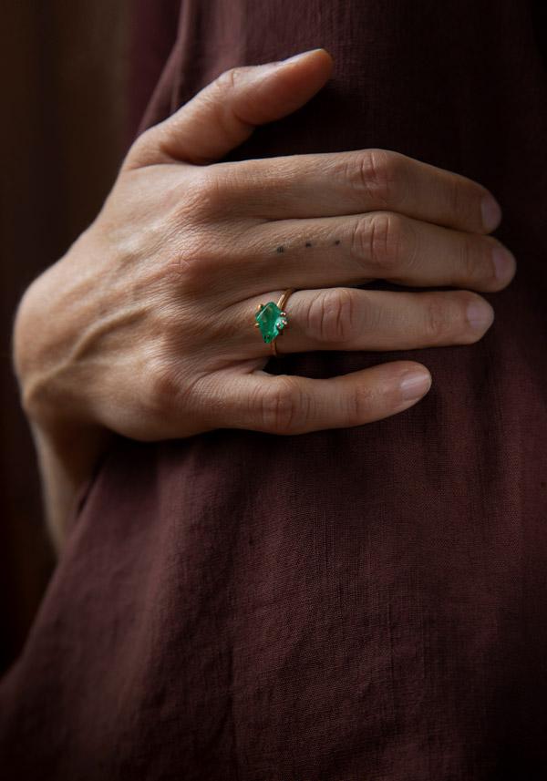 Rose & Lini VARIANCE OBJECTS “LARGE EMERALD” GOLD RING || Size 52