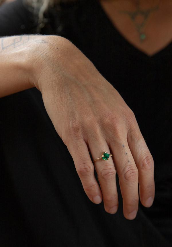 Rose & Lini VARIANCE OBJECTS “MEDIUM EMERALD” GOLD RING || Size 51