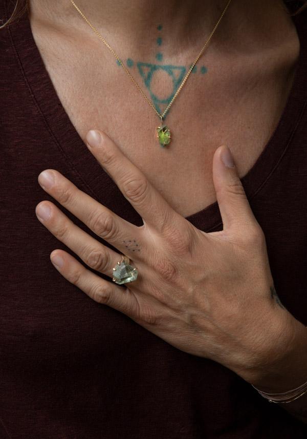 Rose & Lini VARIANCE OBJECTS “PERIDOT SMALL STONE” PENDANT NECKLACE