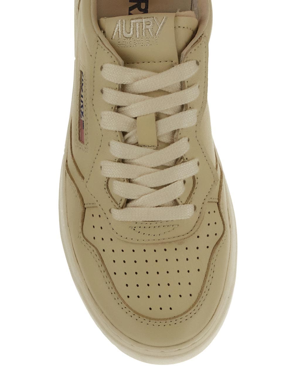 Oluxury Autry Medalist Low Sneakers