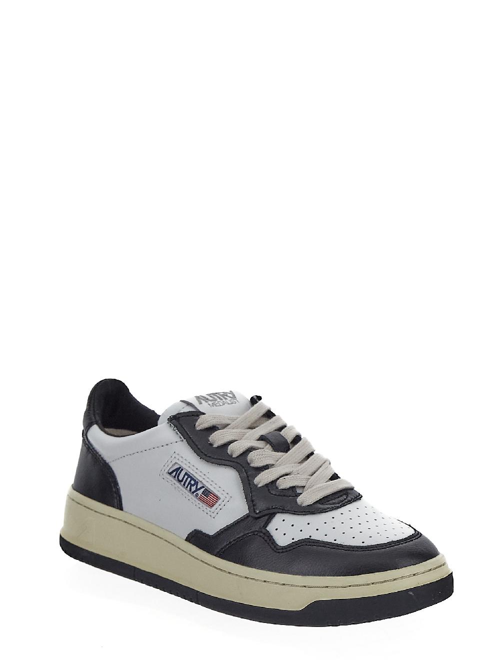 Oluxury Autry Medalist Low Sneakers