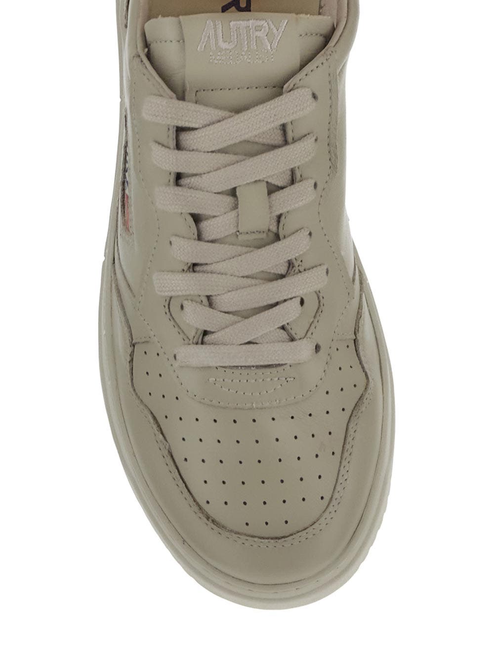 Oluxury Autry Medalist Low Sneakers