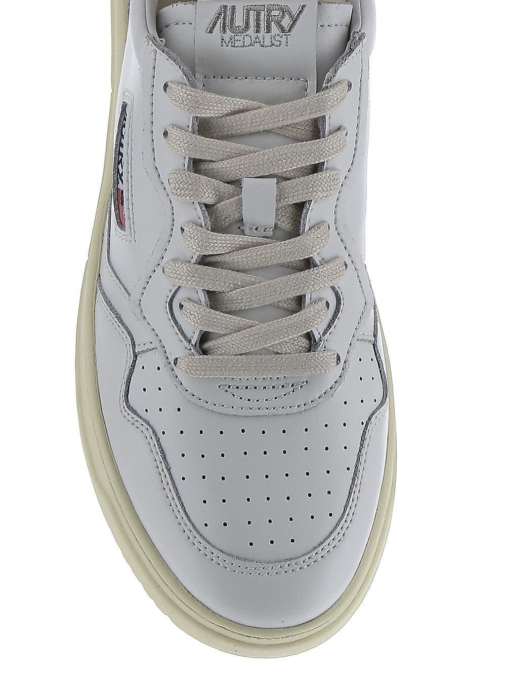 Oluxury Autry Medalist Low Sneakers