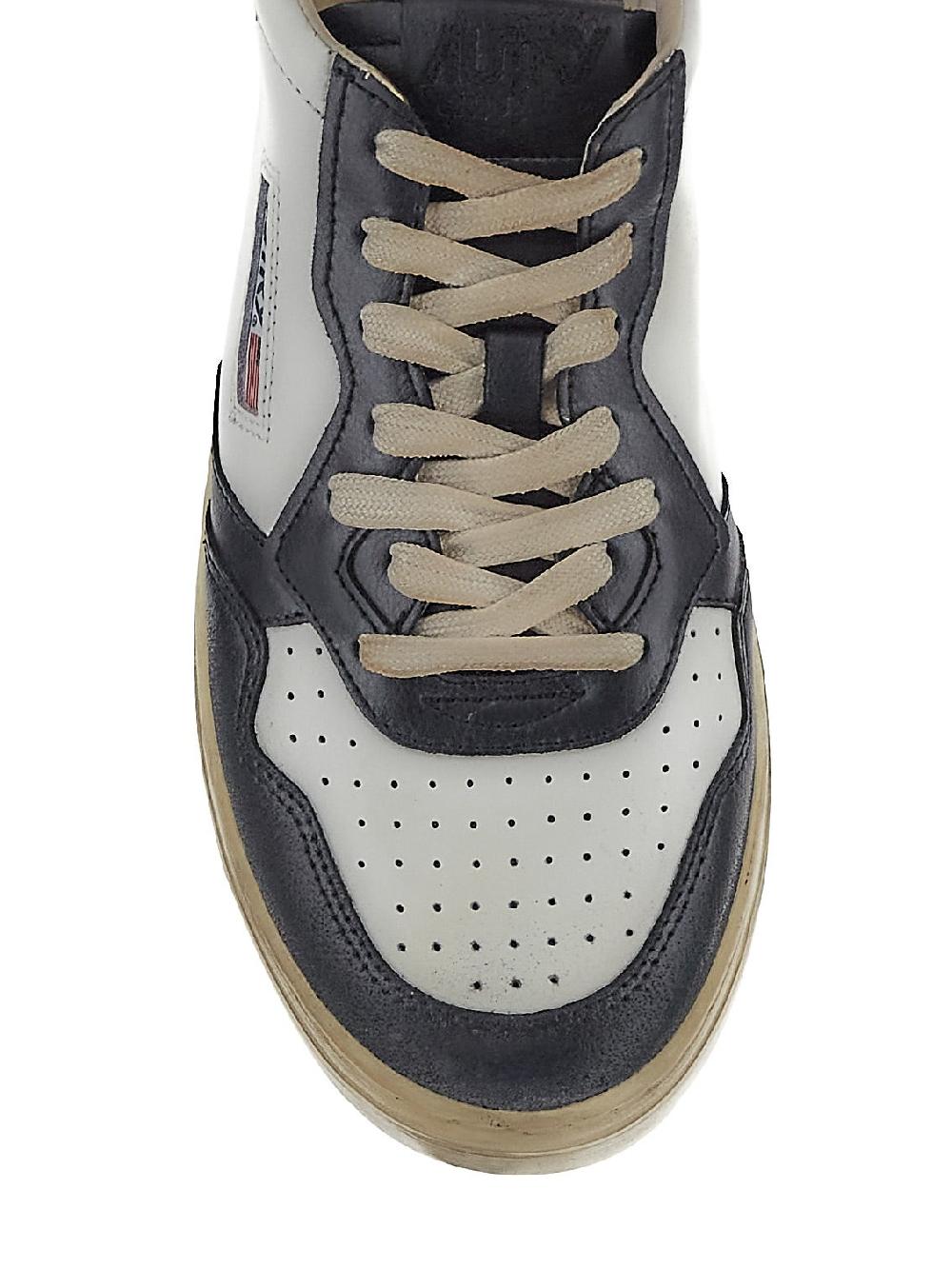 Oluxury Autry Medalist Low Super Vintage Sneakers