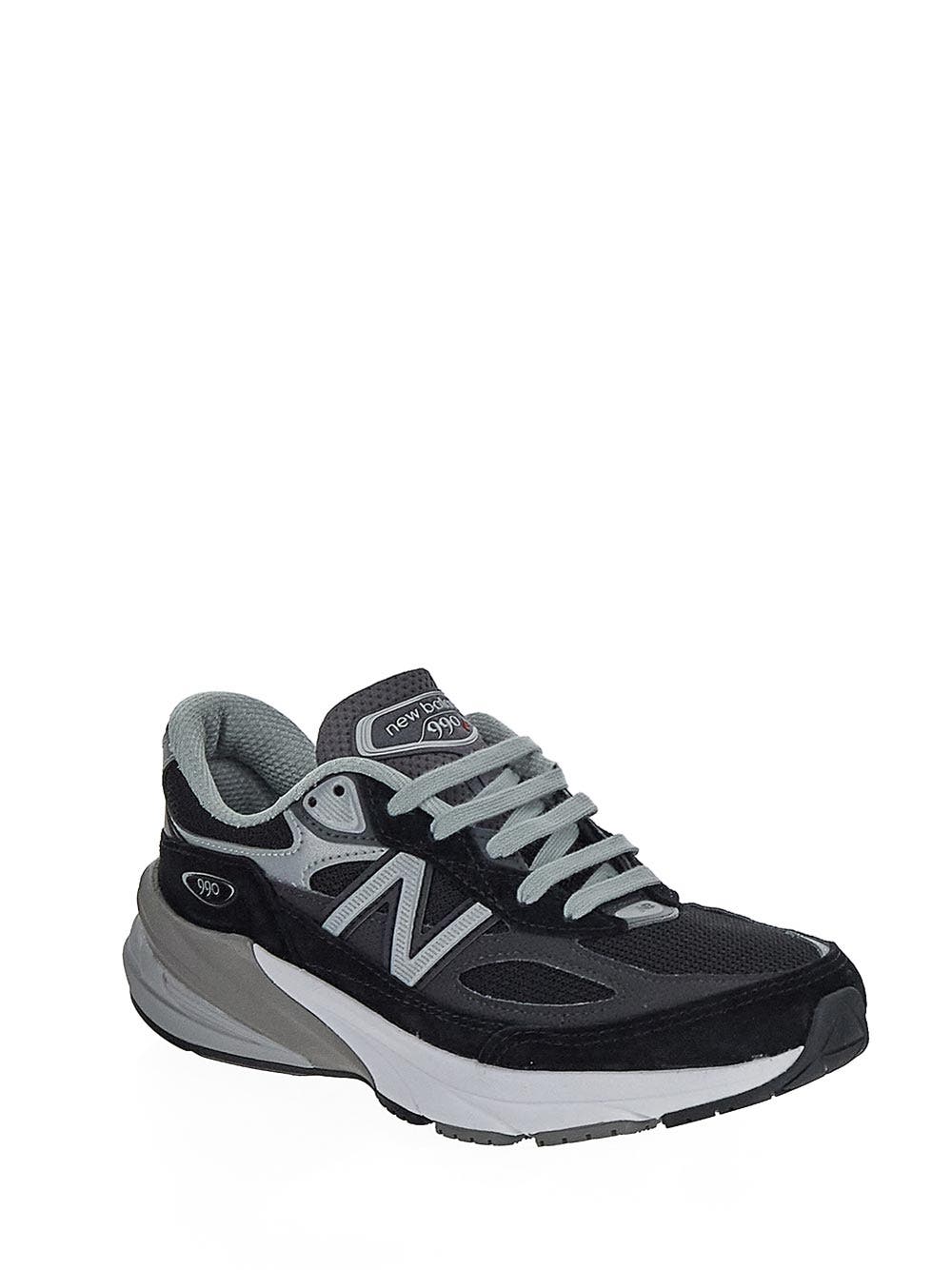 Oluxury New Balance 990 Sneaker