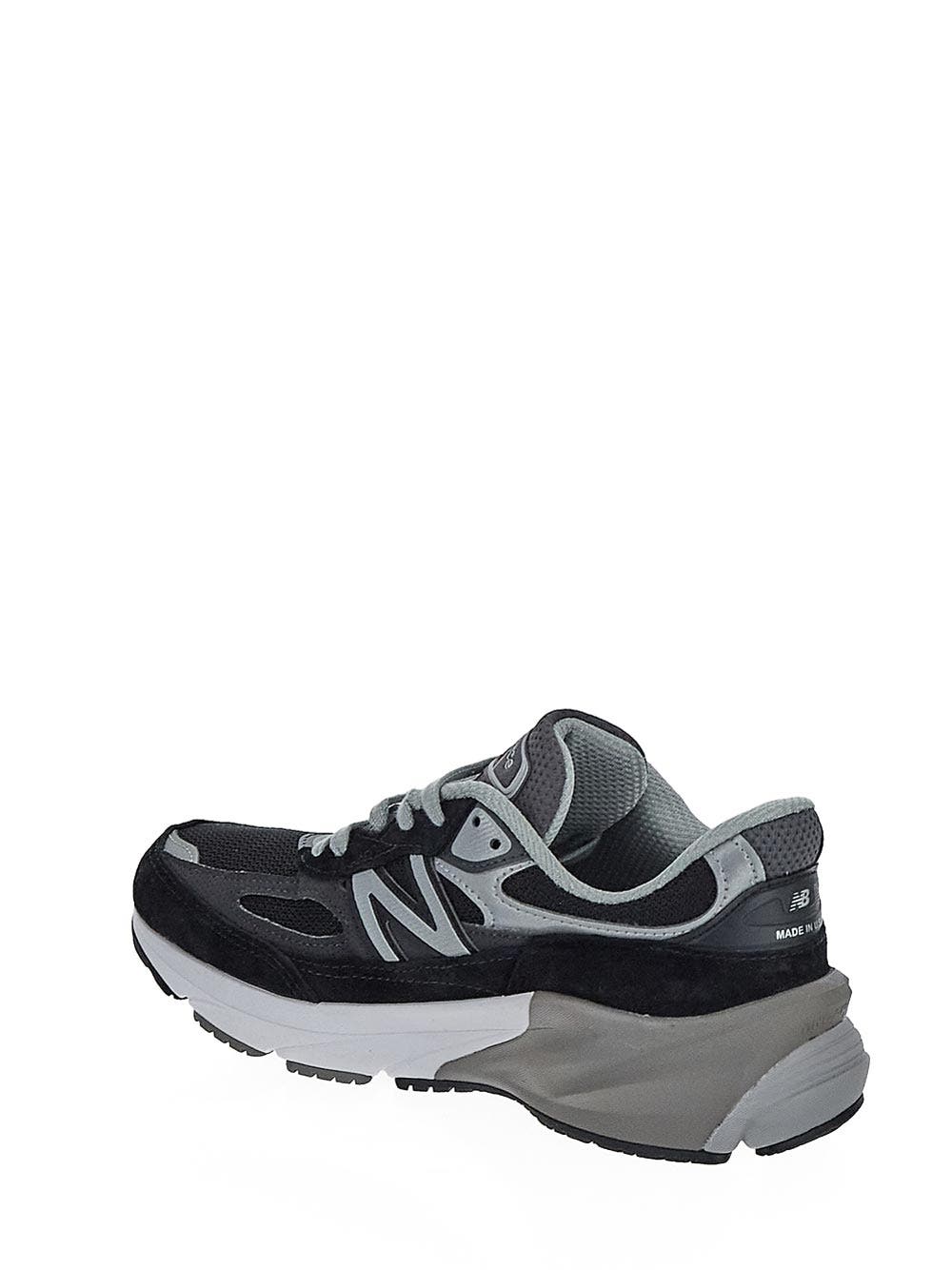 Oluxury New Balance 990 Sneaker