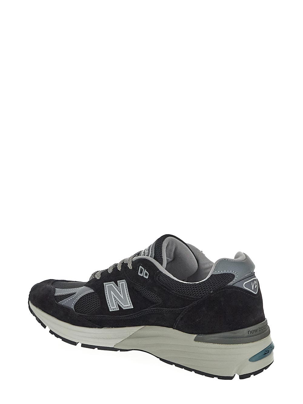 Oluxury New Balance 991 Sneaker