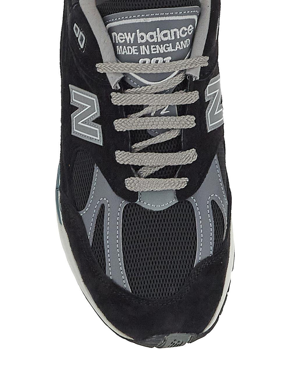 Oluxury New Balance 991 Sneaker