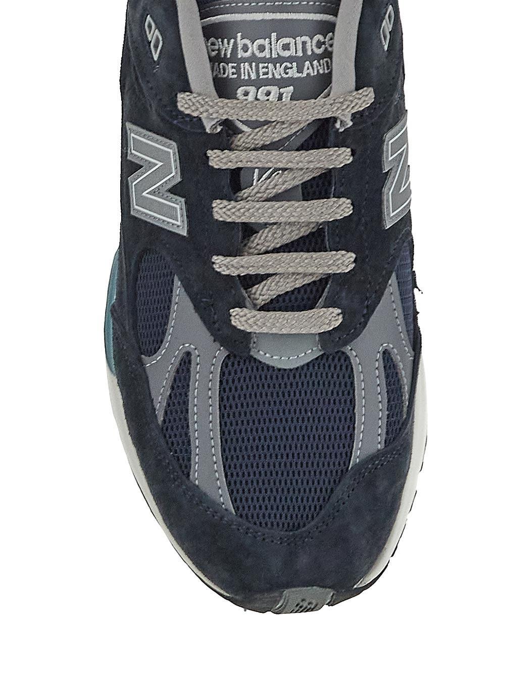 Oluxury New Balance 991 Sneaker