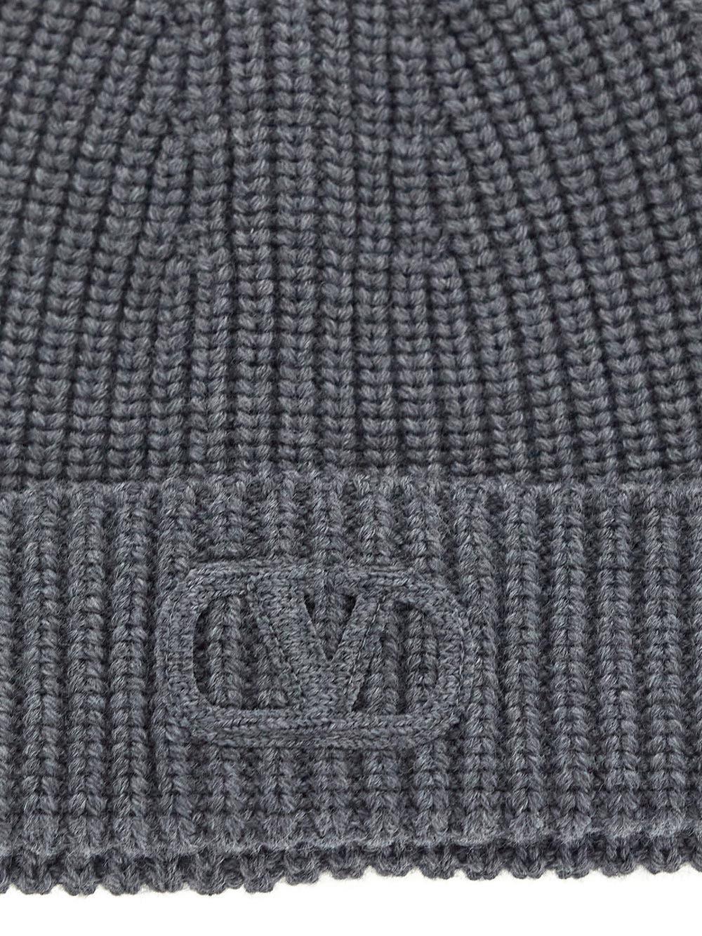 Oluxury Valentino Garavani Logo Beanie