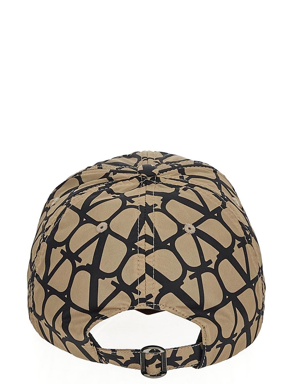 Oluxury Valentino Garavani Logo Cap