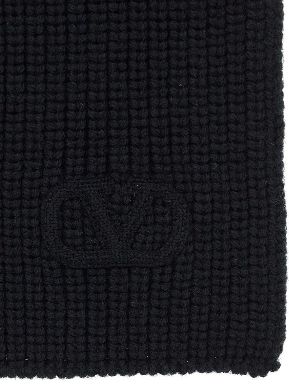 Oluxury Valentino Garavani Logo Scarf