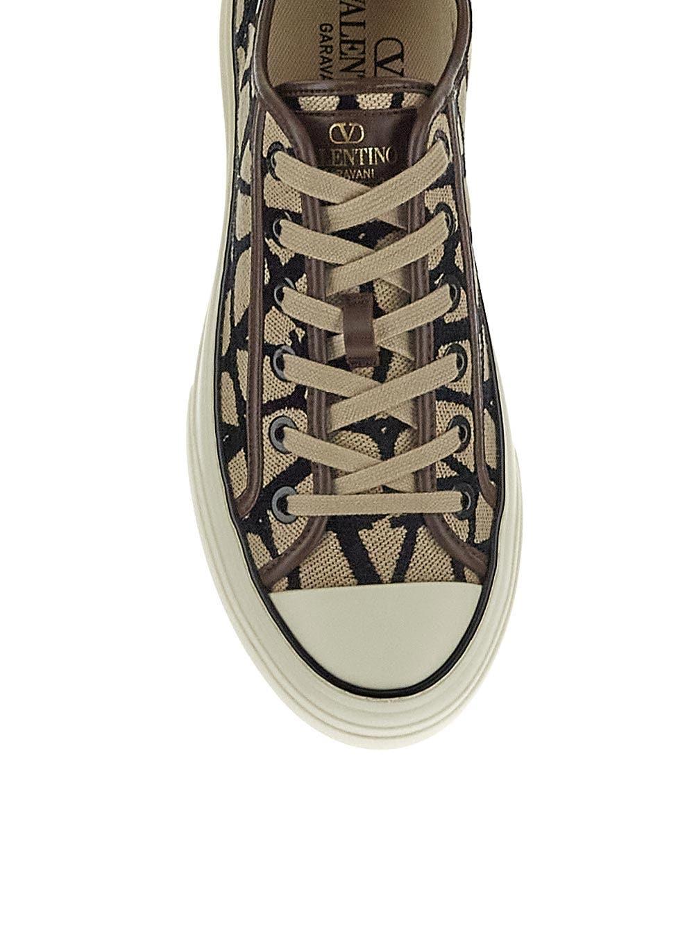 Oluxury Valentino Garavani Logo Sneaker