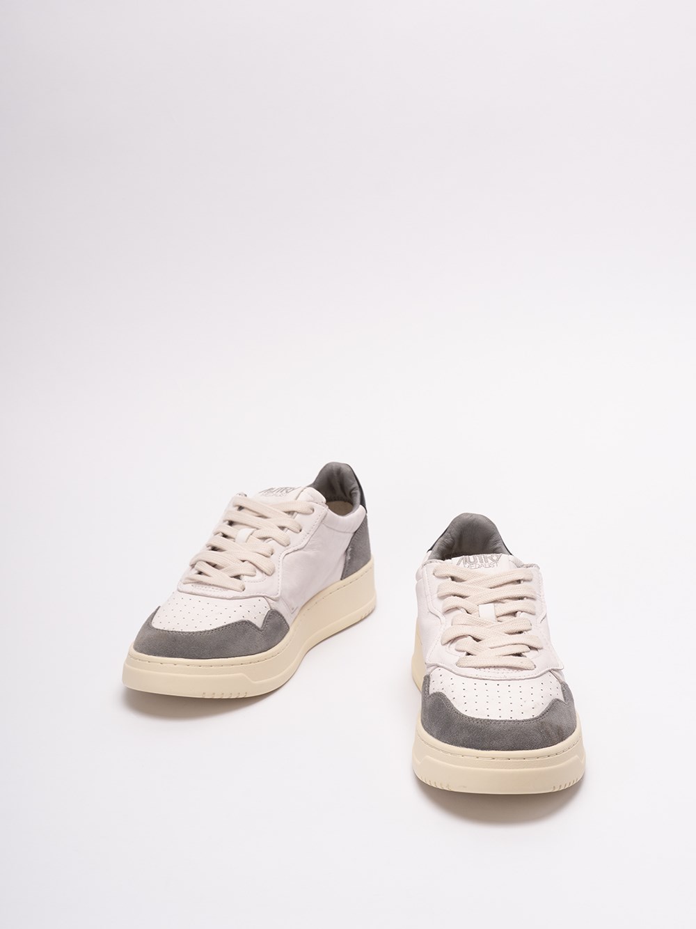 Autry `Medalist` Low-Top Sneakers