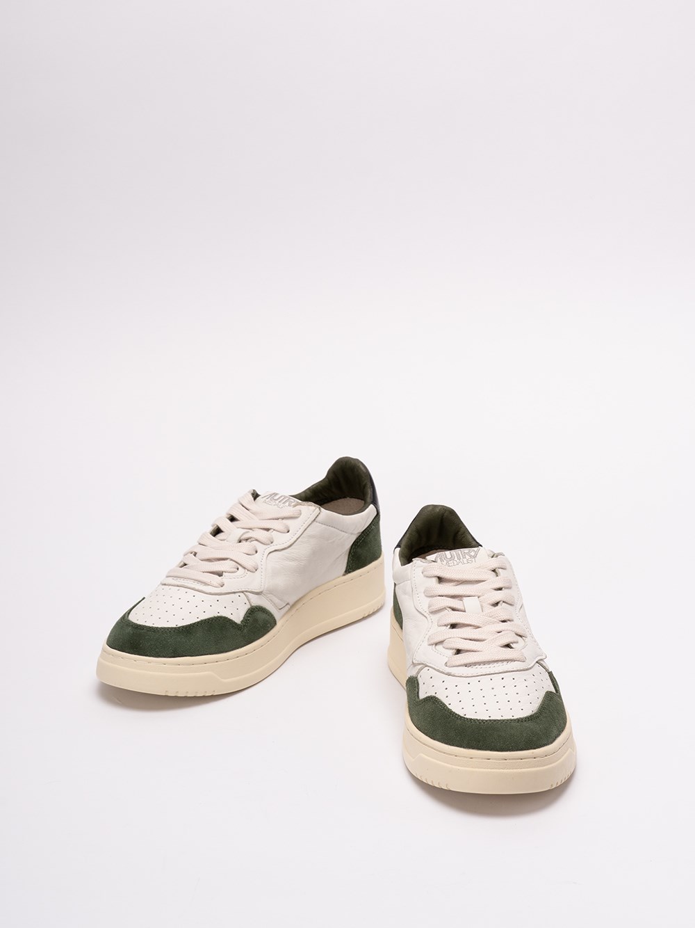 Autry `Medalist` Low-Top Sneakers