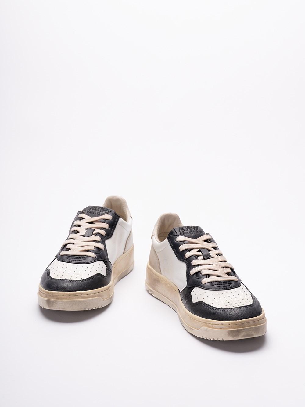 Autry `Sup Vint` Low-Top Sneakers
