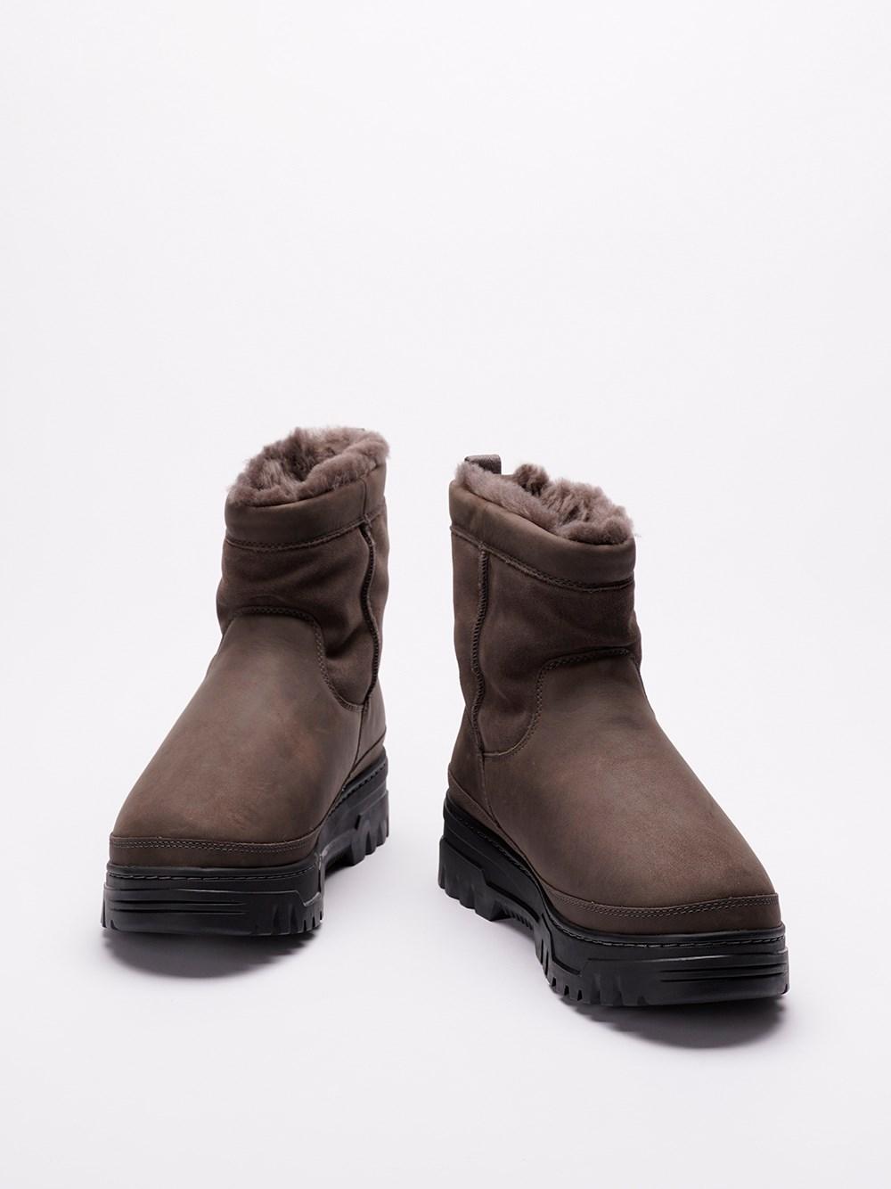 Ugg `Heritage Pull-On Trailgazer` Boots