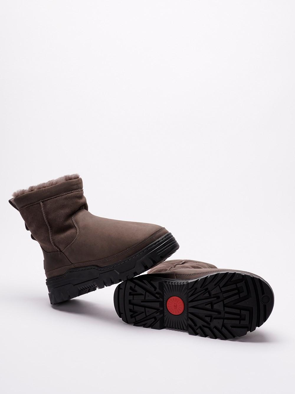 Ugg `Heritage Pull-On Trailgazer` Boots