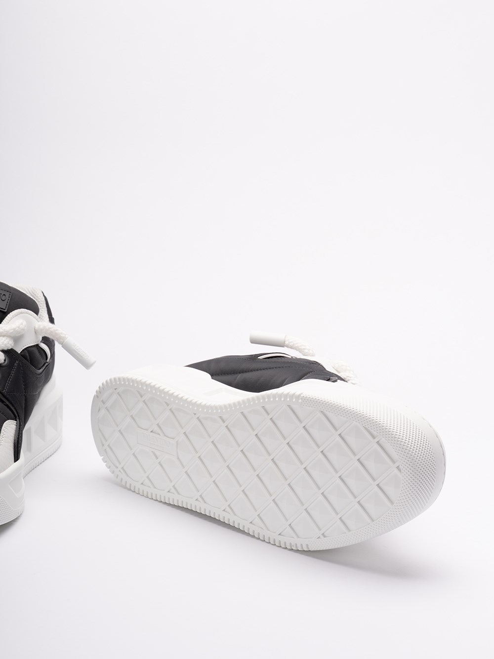 Valentino Garavani `One Stud XL` Sneakers