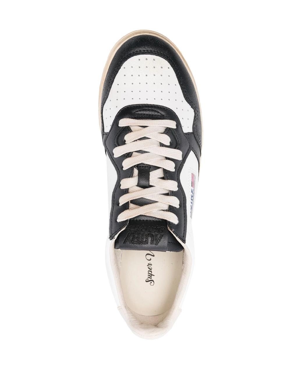 AUTRY Super Vintage Low Leather Sneakers