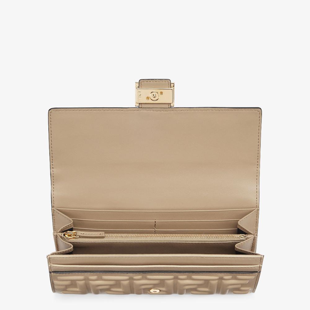 FENDI Baguette Continental Wallet