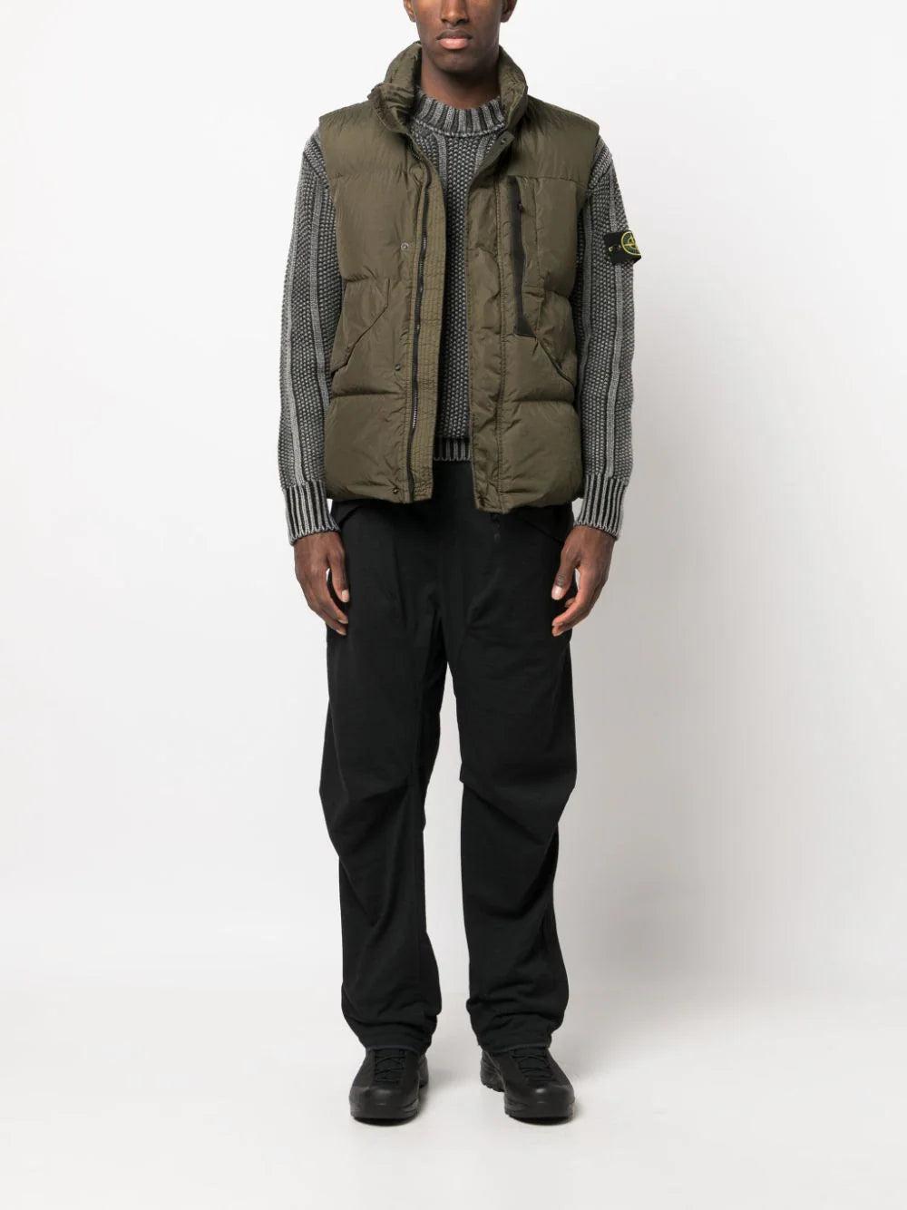 STONE ISLAND G0423 Garment Dyed Crinkle Reps Recycled Nylon Down