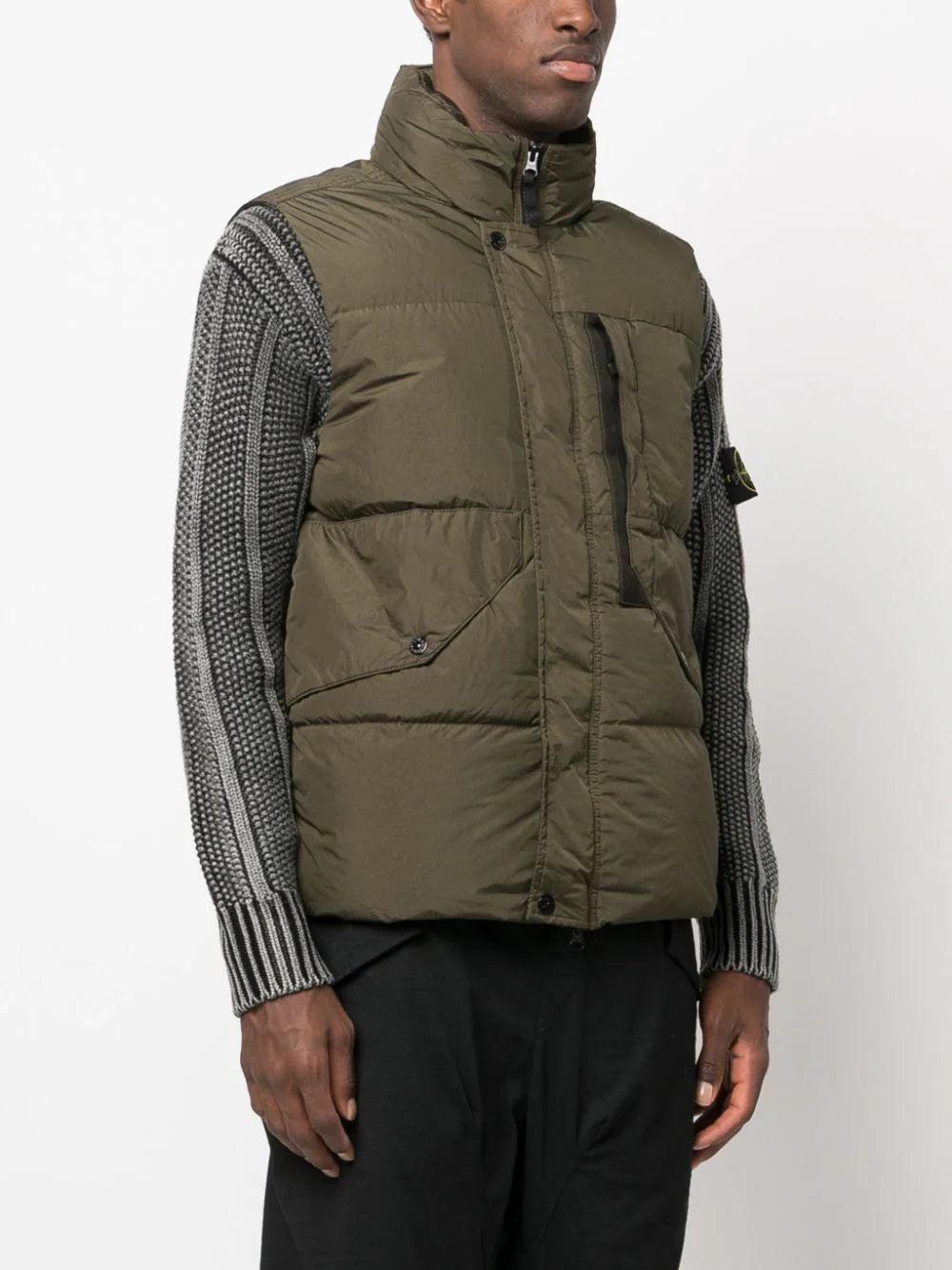 STONE ISLAND G0423 Garment Dyed Crinkle Reps Recycled Nylon Down
