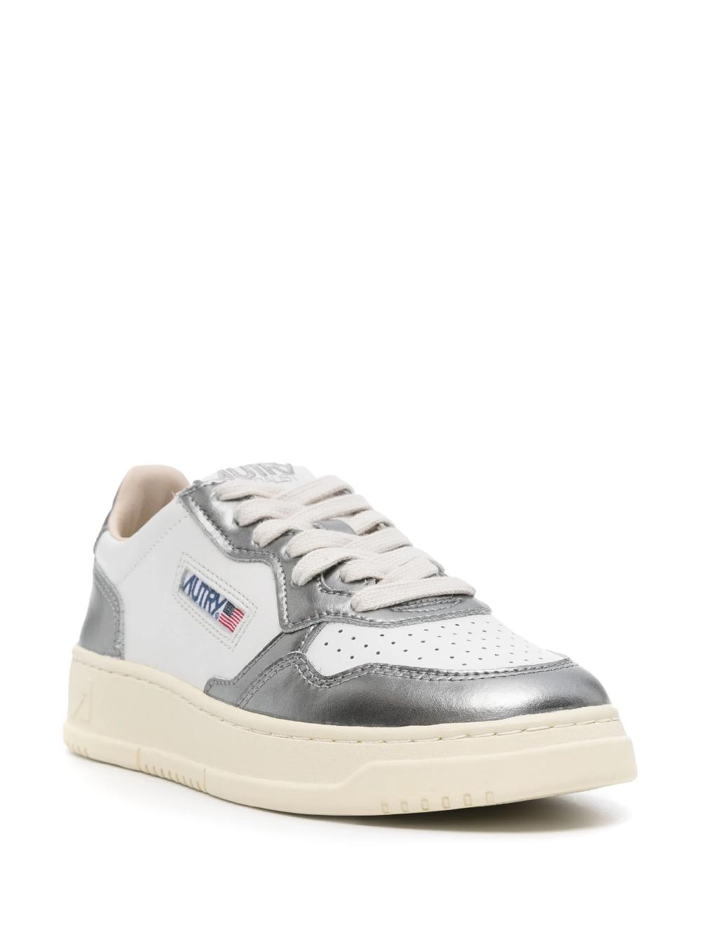 AUTRY Medalist Low Sneakers In White And Metallic Leather