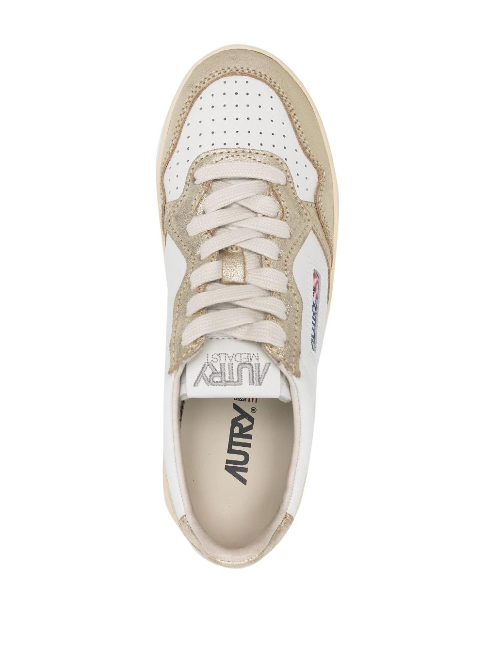 AUTRY Medalist Platform Low Sneakers In White And Platinum Leather