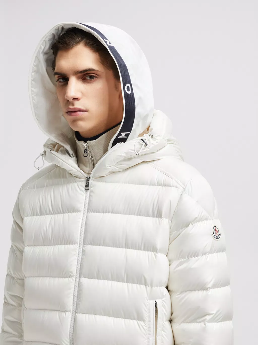 MONCLER Besines Short Down Jacket