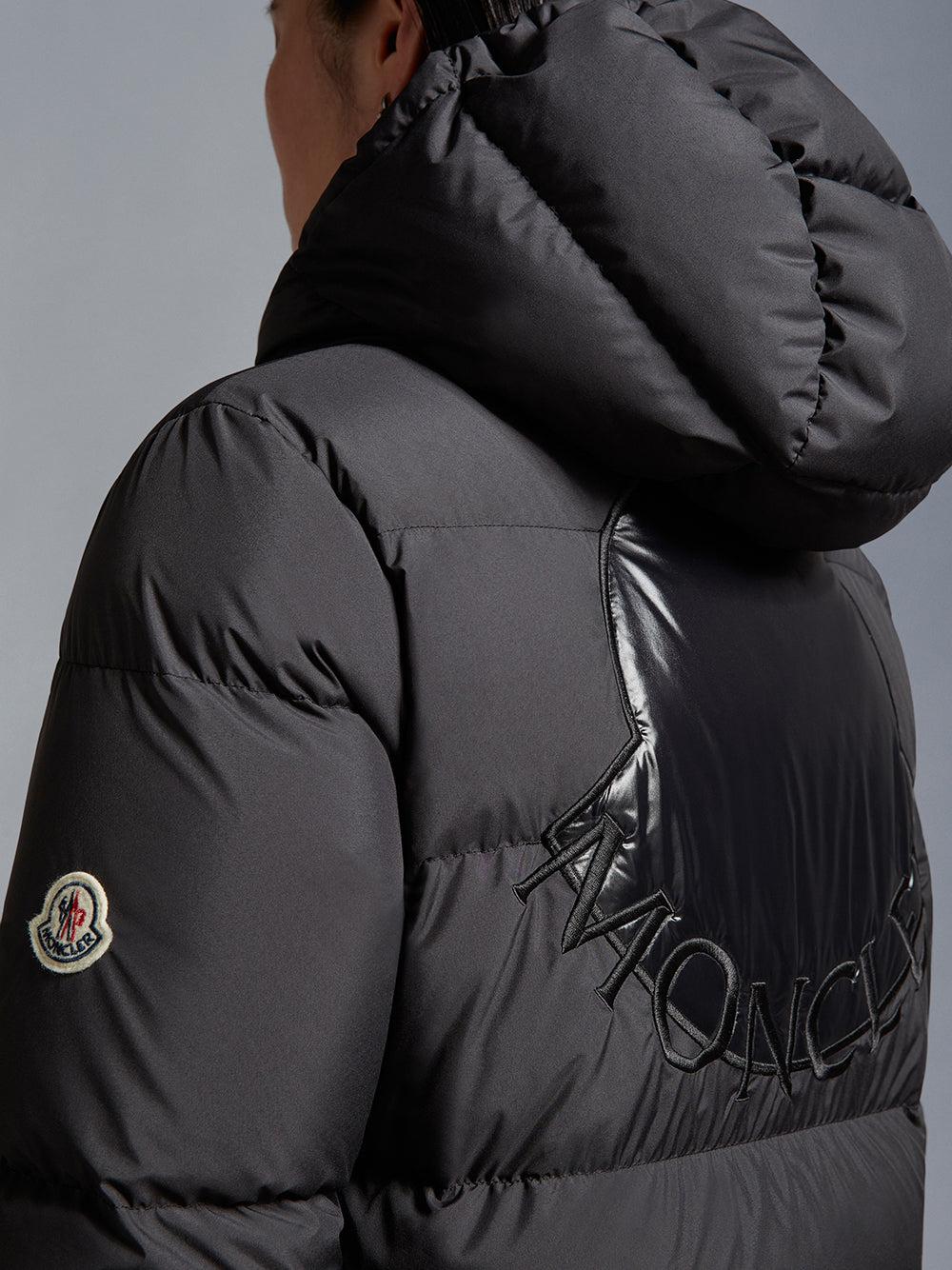 MONCLER Ebre Short Down Jacket