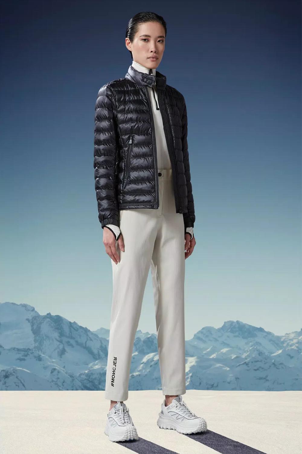 MONCLER Walibi Short Down Jacket