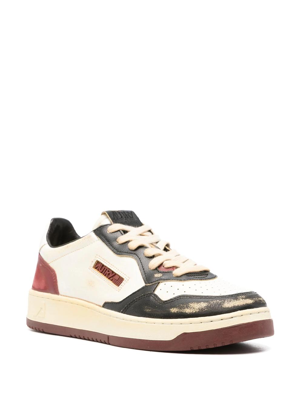AUTRY Super Vintage Low Sneakers In Leather And Nylon